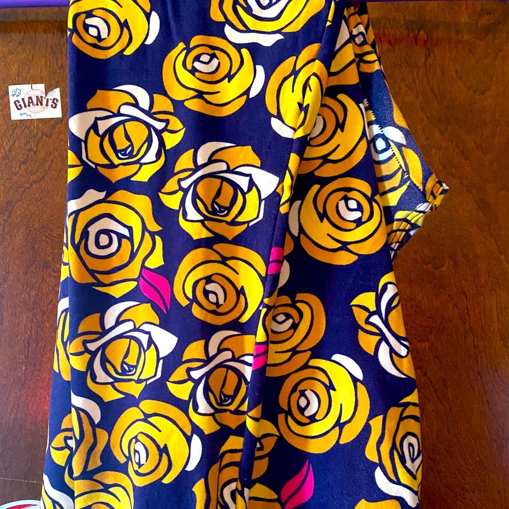 TC- Floral LuLa Roe Leggings